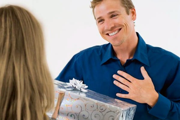Что подарить руководителю на юбилей?